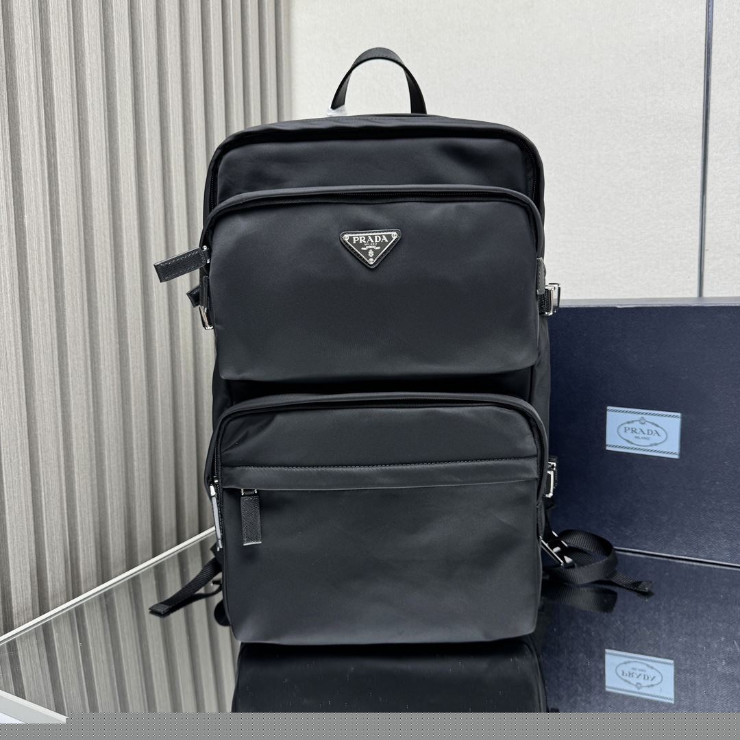 Pra*a backpacks